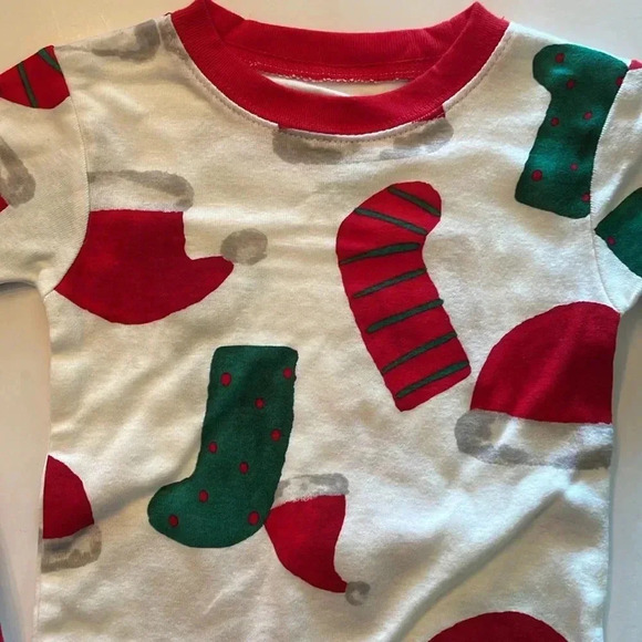 Carter’s Christmas, two piece, snug fit, long sleeve 18 months - Picture 3 of 14